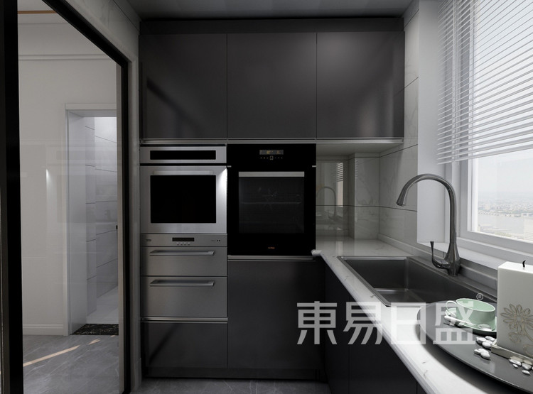 厨房：双推门玻璃门，大气奢华，黑色的边框划分两个空间并衔接餐厅与厨房空间，厨房内选用质感超强的黑色柜门，精致的金属把手，增强厨房的灵动性