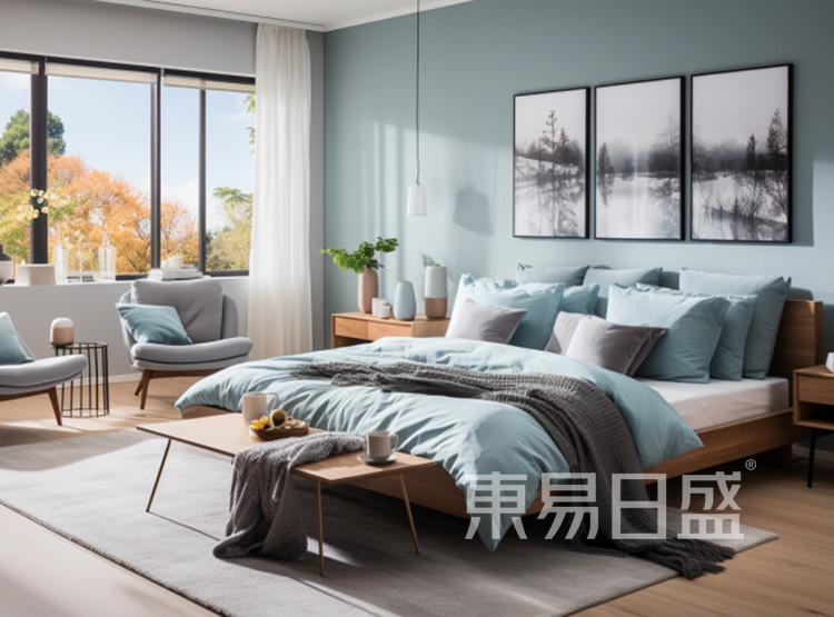 在这个北欧风格的卧室中，整体氛围宁静舒适，带有一丝浪漫气息。色彩方案以中性色和蓝色为主，创造出宁静和清新的氛围。